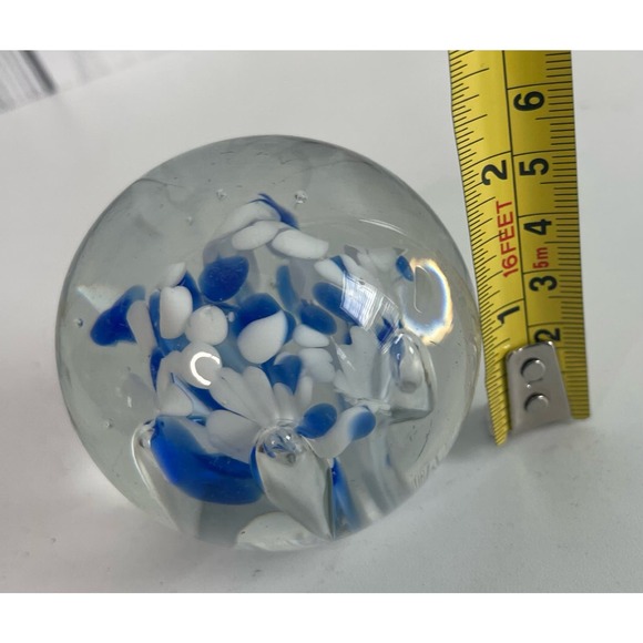 Art Glass Circle Round PAPERWEIGHT Decor Blue & white - Picture 5 of 5